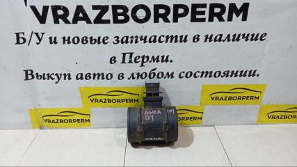 Датчик массового расхода воздуха Opel Astra H 55350048 Б/У