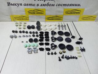 Запчасть комплект пистонов двери багажника Renault Kaptur