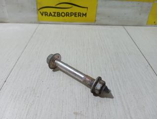 Фото запчасти болт крепления тяги Subaru Forester контрактная запчасть Запчасть болт крепления тяги Subaru Forester