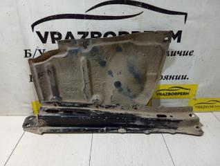 Запчасть кронштейн подрамника правый Toyota Corolla