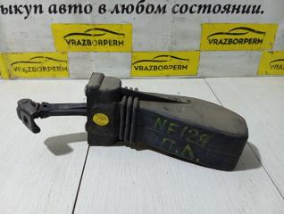 Фото запчасти ограничитель двери передний левый Volkswagen Touareg Б/У запчасть Запчасть ограничитель двери передний левый Volkswagen Touareg