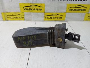 Фото запчасти ограничитель двери задний правый Volkswagen Touareg Б/У запчасть Запчасть ограничитель двери задний правый Volkswagen Touareg