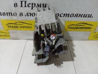 Запчасть кронштейн (сопут. товар) Renault Fluence