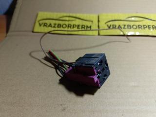 Фото запчасти разъем (фишка/штекер) Volkswagen Touareg Б/У запчасть Запчасть разъем (фишка/штекер) Volkswagen Touareg