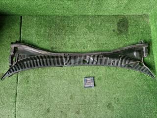 Запчасть решетка под лобовое стекло TOYOTA CARINA 1993