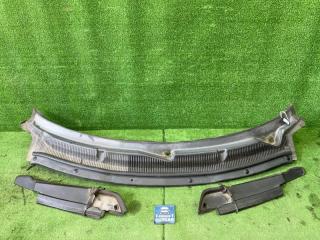 Запчасть решетка под лобовое стекло FORD EXPLORER 2011