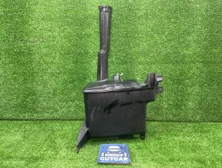 Фото запчасти бачок стеклоомывателя TOYOTA CROWN MAJESTA контрактная запчасть Запчасть бачок стеклоомывателя TOYOTA CROWN MAJESTA