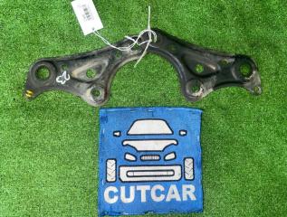 Запчасть крепление балки подвески переднее TOYOTA PROGRES 2000