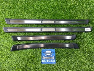 Запчасть накладка на порог салона TOYOTA PROGRES 2000