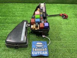 Запчасть блок предохранителей под капот TOYOTA PROGRES 2000