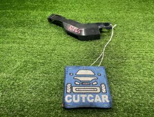 Крепление бампера переднее правое Toyota Noah