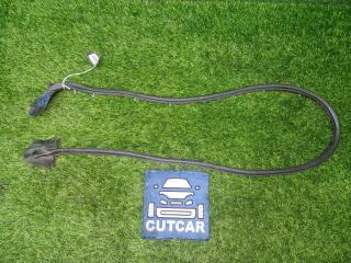 Запчасть уплотнительная резинка боковой двери задняя правая TOYOTA CROWN 1997