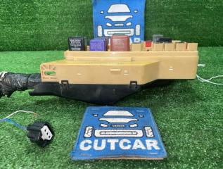 Запчасть блок предохранителей под капот TOYOTA STARLET 1998