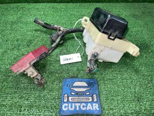 Запчасть блок предохранителей под капот TOYOTA PROBOX