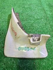 Брызговик задний левый NISSAN BLUEBIRD