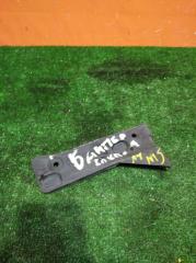 Фото запчасти клипса бампера передняя правая AUDI A4 2000-2004 контрактная запчасть Запчасть клипса бампера передняя правая AUDI A4 2000-2004