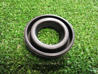 Сальник свечного колодца TOYOTA