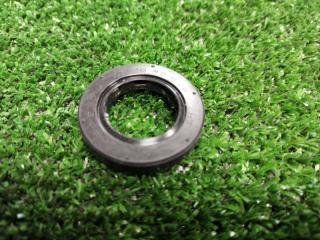 Сальник масляного насоса TOYOTA новая Сальник масляного насоса TOYOTA