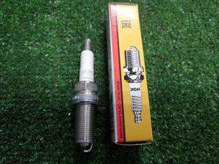 Свеча зажигания новая Свеча зажигания