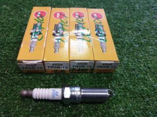 Свеча зажигания новая Свеча зажигания