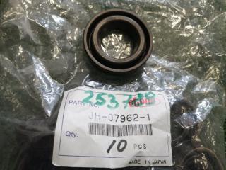 Сальник свечного колодца NISSAN