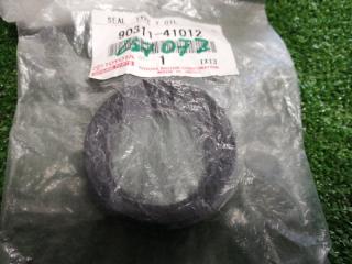 Сальник привода TOYOTA новая Сальник привода TOYOTA