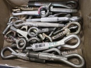 Буксировочный крюк