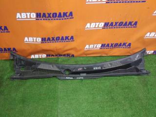 Решетка под лобовое стекло NISSAN SUNNY