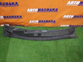 Решетка под лобовое стекло NISSAN LIBERTY