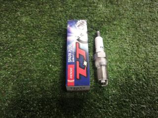 Свеча зажигания новая Свеча зажигания