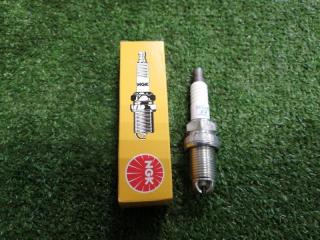 Свеча зажигания новая Свеча зажигания