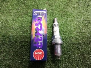 Свеча зажигания новая Свеча зажигания