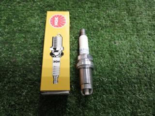 Свеча зажигания новая Свеча зажигания