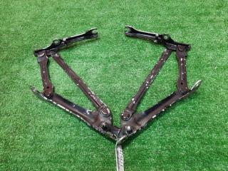 Кронштейн багажника TOYOTA MARK X 2004-2009 контрактная Кронштейн багажника TOYOTA MARK X 2004-2009