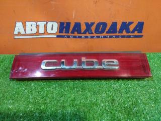 Вставка между стопов NISSAN CUBE 09.2009