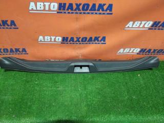 Запчасть накладка на порог багажника задняя VOLVO V70 2007-2012