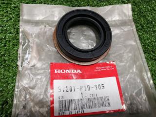 Сальник редуктора HONDA новая Сальник редуктора HONDA