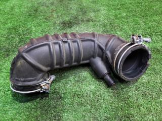 Патрубок воздушного фильтра TOYOTA PORTE 2004-2012