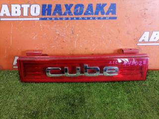 Вставка между стопов задняя NISSAN CUBE 05.2010