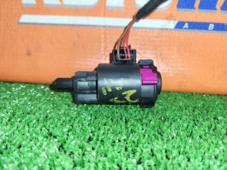 Выключатель концевой AUDI A4 2007-2011 контрактная Выключатель концевой AUDI A4 2007-2011