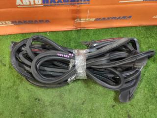 Уплотнитель двери AUDI A5 2007-2016 контрактная Уплотнитель двери AUDI A5 2007-2016