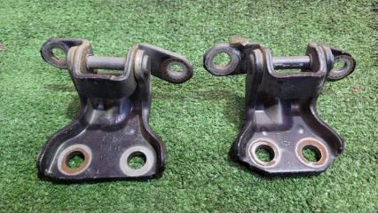 Петля двери задняя левая NISSAN BLUEBIRD 04.1994