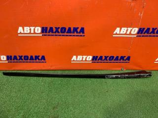 Молдинг лобового стекла передний правый HONDA FIT 2013-2020