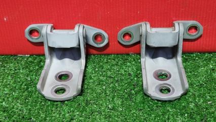 Петля двери передняя правая NISSAN TIIDA 2004-2012