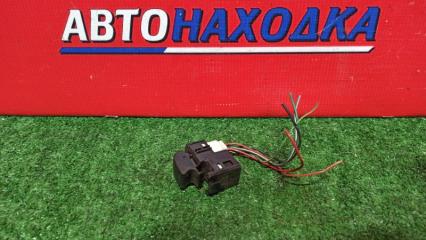 Кнопка стеклоподъемника задняя правая TOYOTA CRESTA 1996-2001