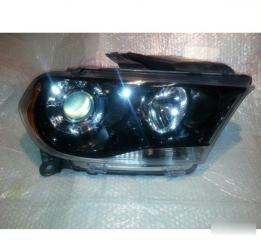 Запчасть фара Dodge Durango 2010-2013