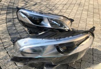 Запчасть фара Peugeot Traveller