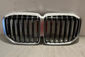 Запчасть решетка радиатора передняя BMW X7