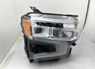 Запчасть фара передняя Chevrolet Silverado