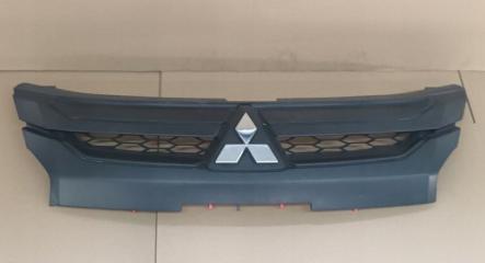 Запчасть решетка радиатора передняя Mitsubishi L200 2018